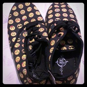 Emoji shoes